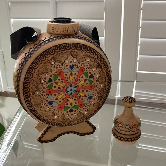 Bulgarian flask in case in Artisan wood w/ strap to carry - Picture 6 of 7